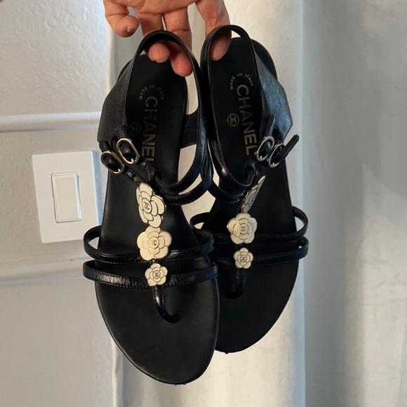 CHANEL Flat Sandals - Picture 1 of 8